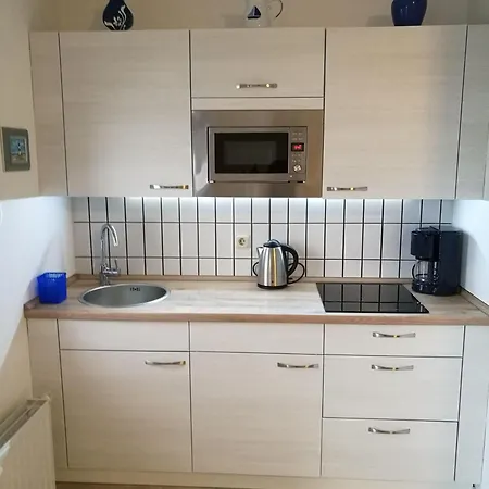 Fewo-bis-2-pers-inmitten-den-yachthafens-ueckermuende-stettiner-haff-ostsee Apartment