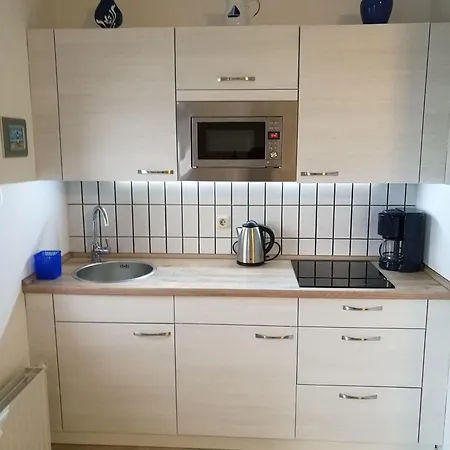 Fewo-bis-2-pers-inmitten-den-yachthafens-ueckermuende-stettiner-haff-ostsee Apartment