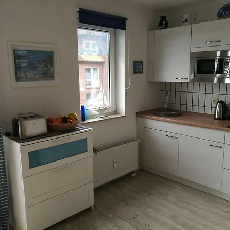 Apartment Fewo-bis-2-pers-inmitten-den-yachthafens-ueckermuende-stettiner-haff-ostsee *