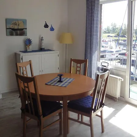Apartment Fewo-bis-2-pers-inmitten-den-yachthafens-ueckermuende-stettiner-haff-ostsee *