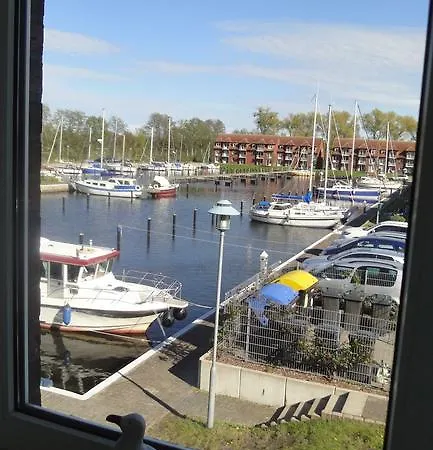 Fewo-bis-2-pers-inmitten-den-yachthafens-ueckermuende-stettiner-haff-ostsee Apartment